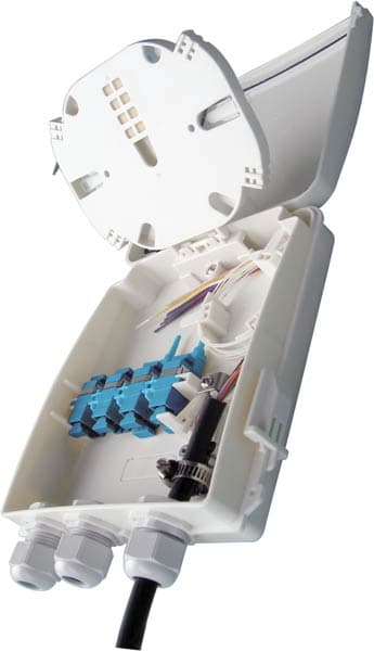 SOCAMONT BOITIER FTTX 8 PORTS POUR TRAVERSEES DE CLOISON SC SIMPLEX/LC DUPLEX