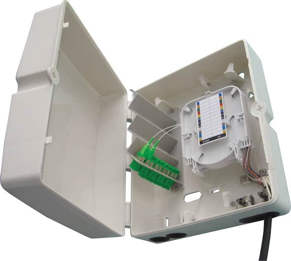 SOCAMONT BOITIER FTTX 36 PORTS POUR TRAVERSEES DE CLOISON SC SIMPLEX/LC DUPLEX